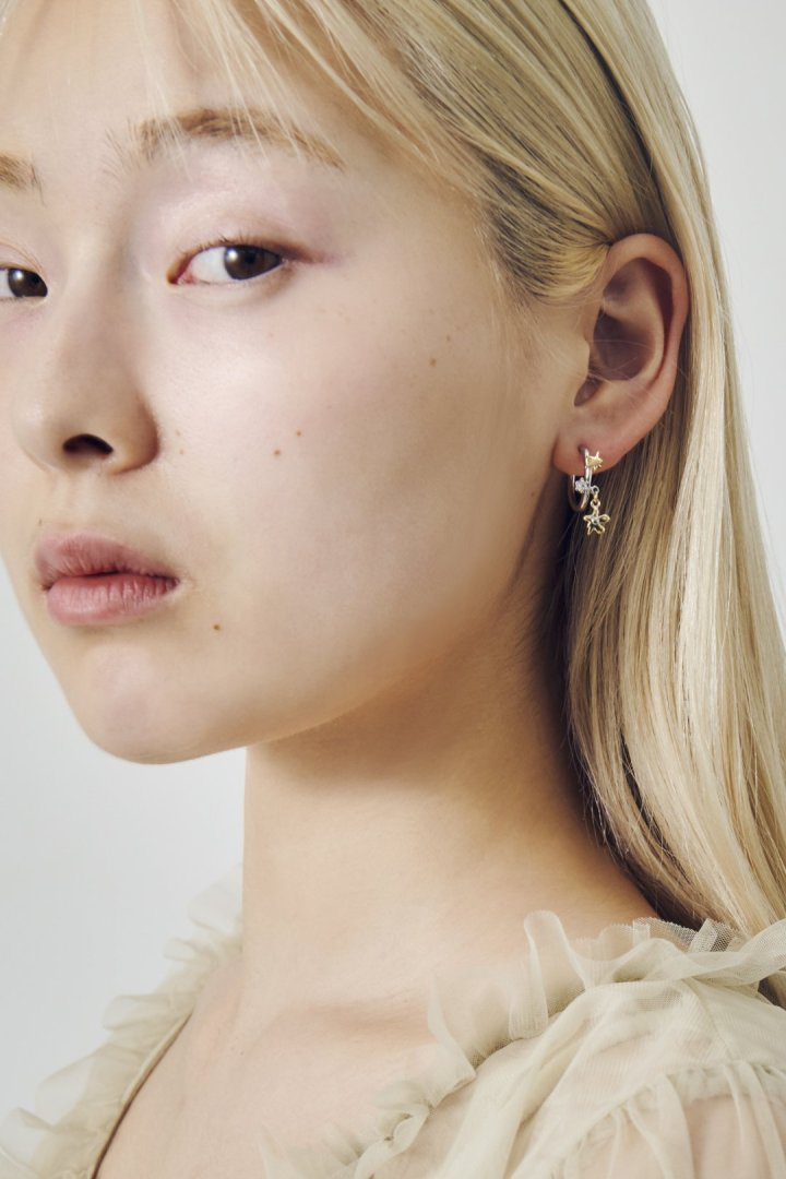 GOLDY Flower motif Earrings