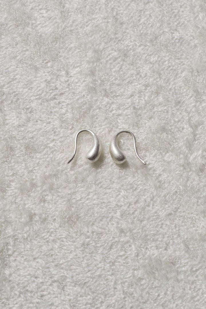 GOLDY petite drop earrings