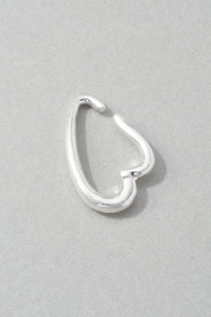 GOLDY Inverted Heart Earcuff