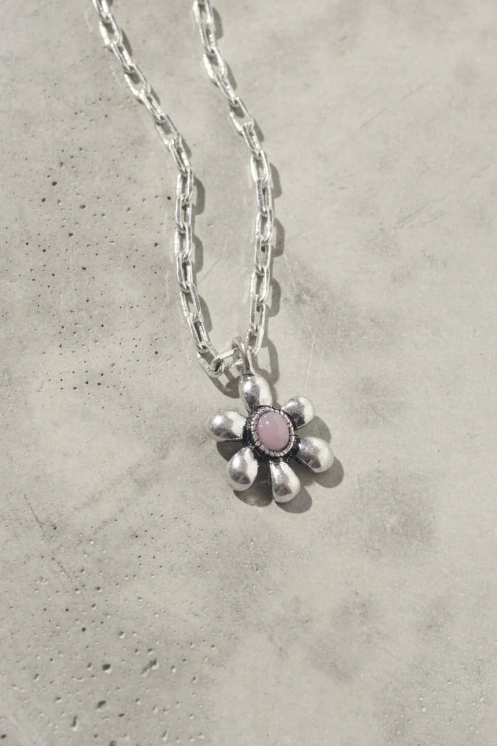 GOLDY Vintage Flower Necklace