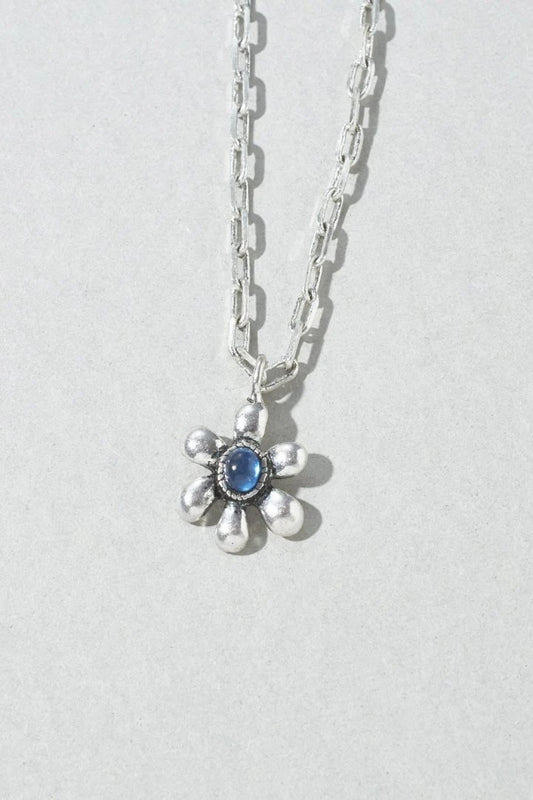 GOLDY Vintage Flower Necklace