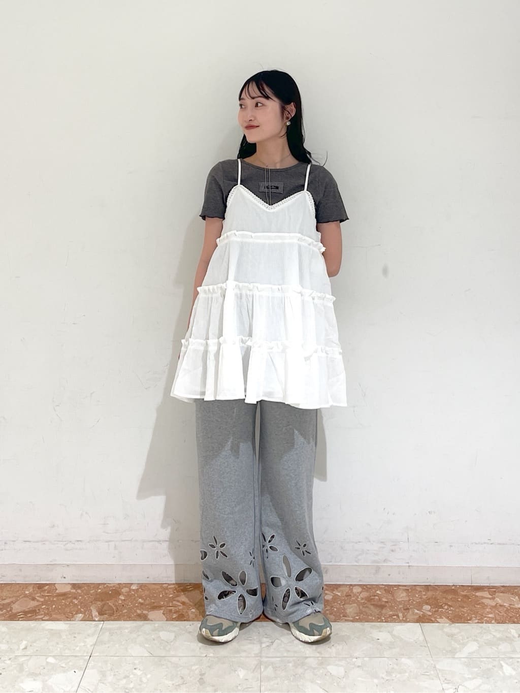 w closet flower sweatpants