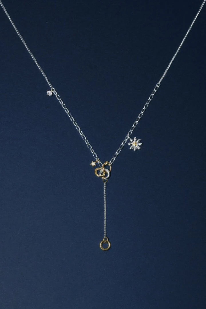 GOLDY Daisy Necklace