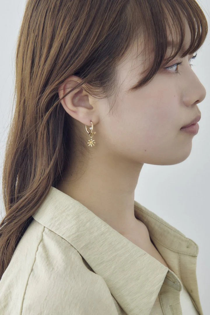 GOLDY Daisy Earrings