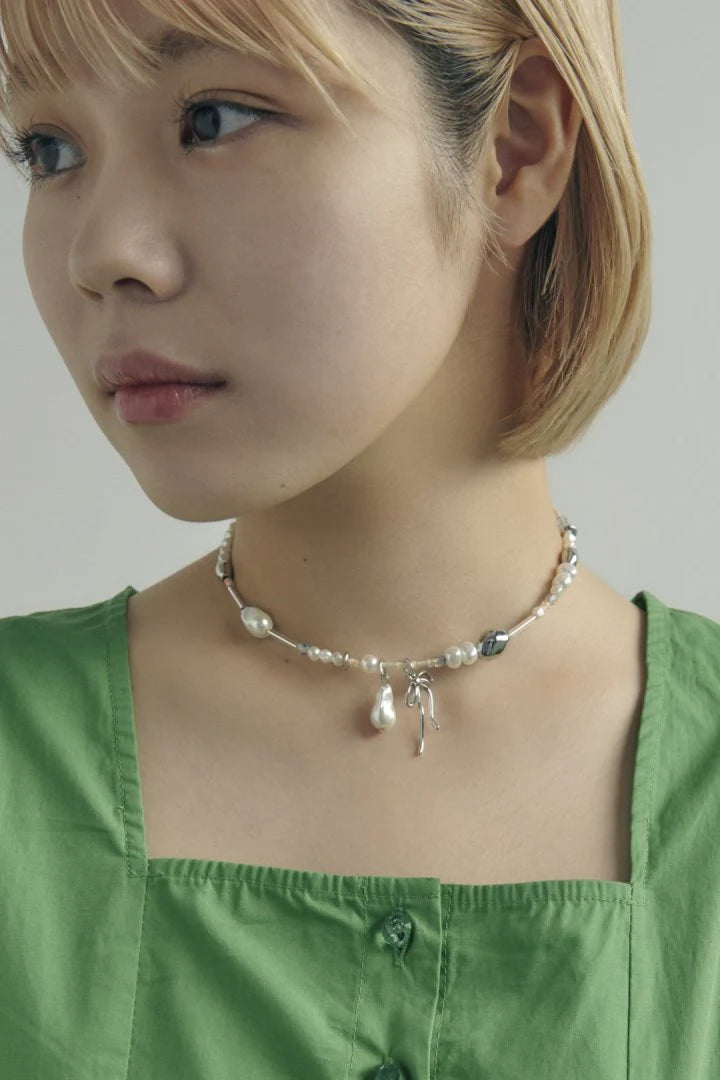 GOLDY Multi-beaded neck cuff