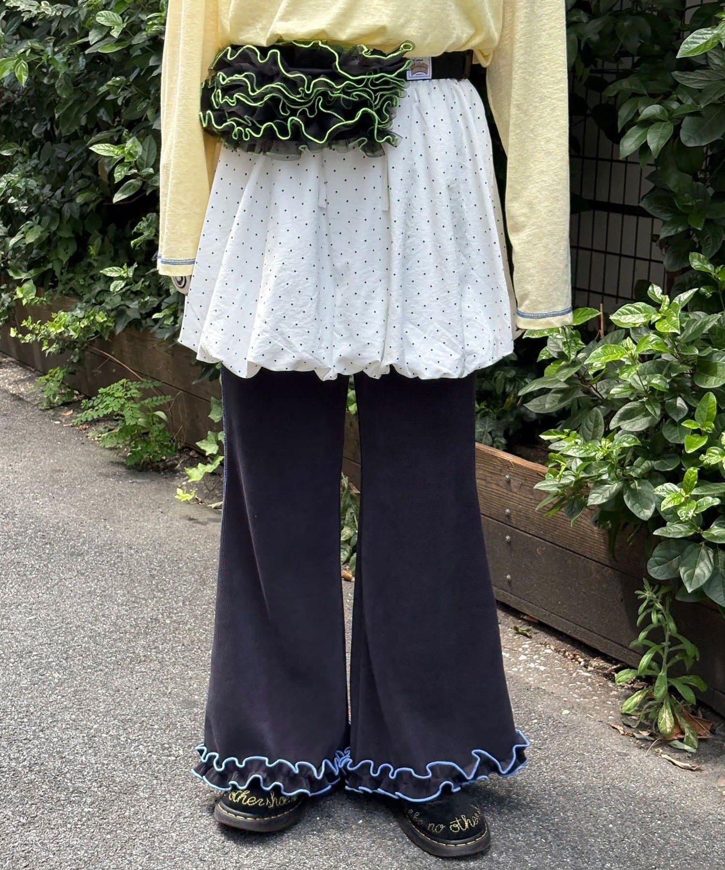 HELLO.SANFRANCISCO 燈芯絨下擺荷葉邊喇叭褲