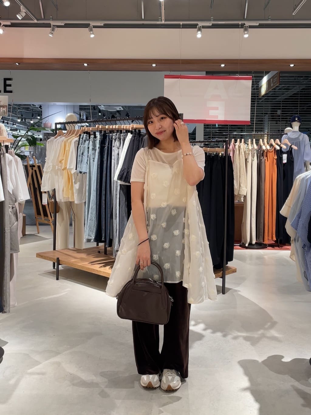 umm. By Discoat 立體花朵吊帶OPS