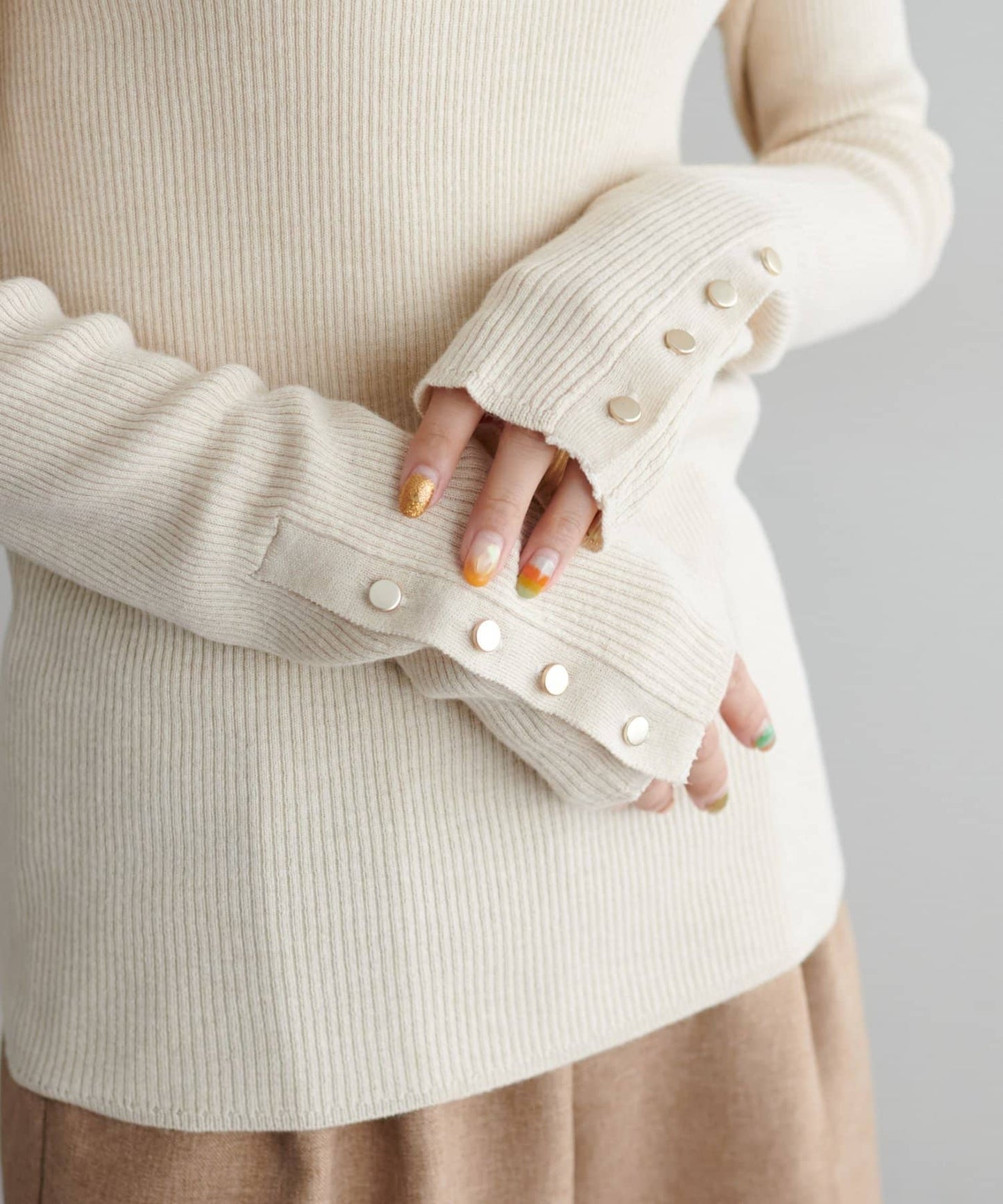 DISCOAT 鈕扣袖口羅紋高領衫