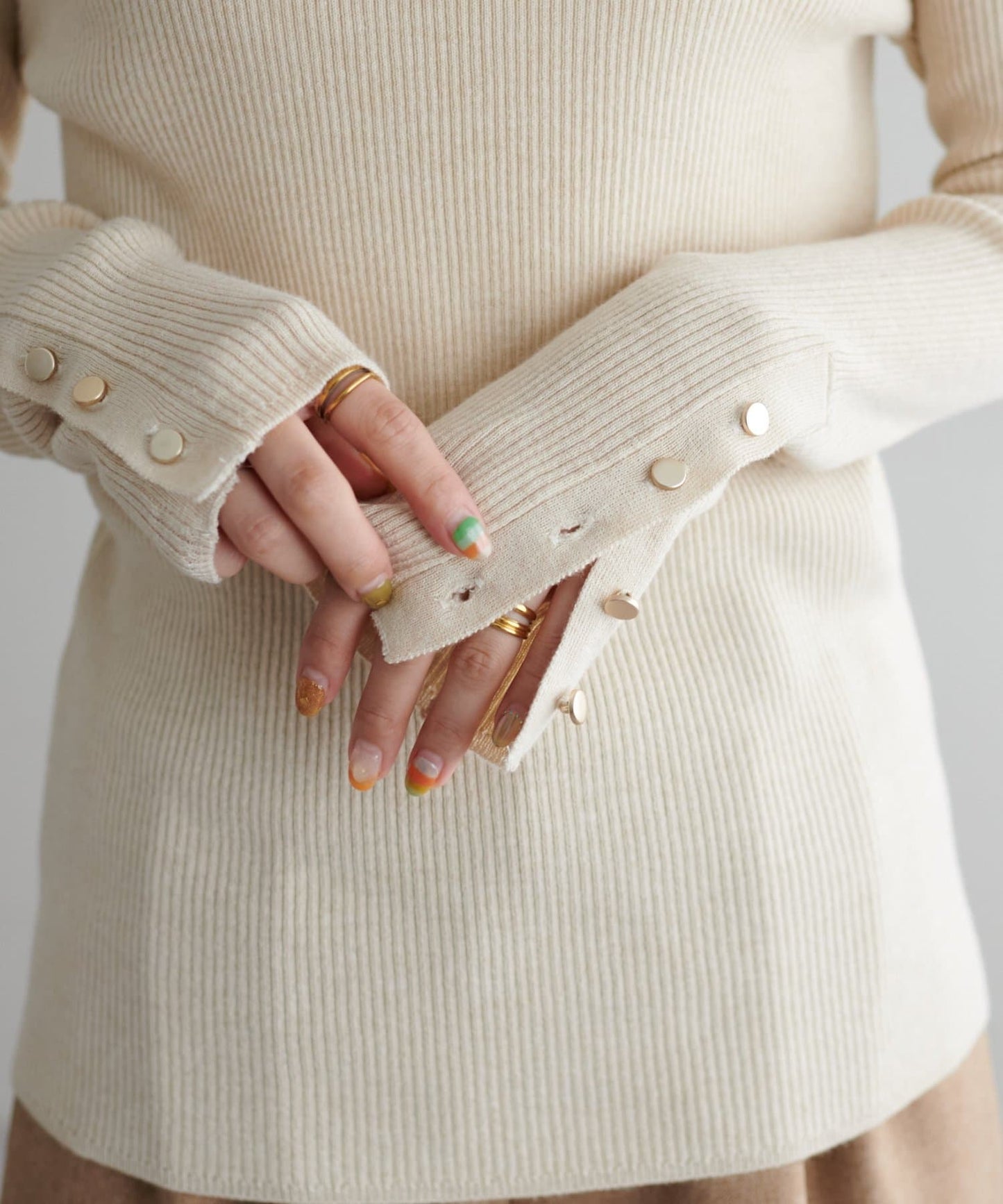 DISCOAT 鈕扣袖口羅紋高領衫