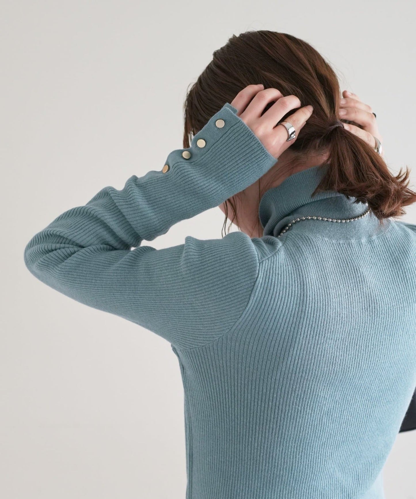 DISCOAT 鈕扣袖口羅紋高領衫