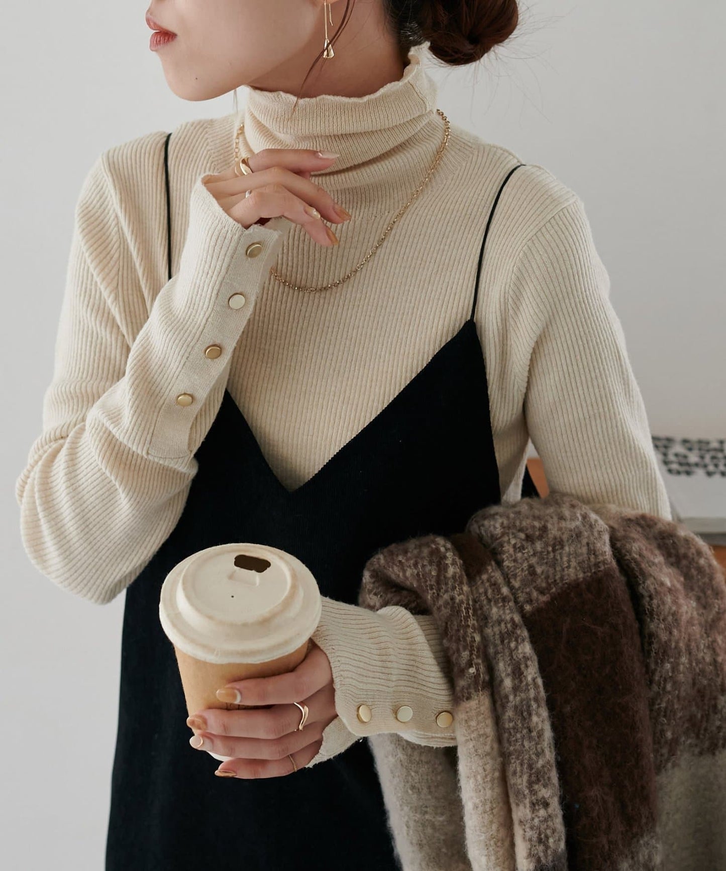 DISCOAT 鈕扣袖口羅紋高領衫