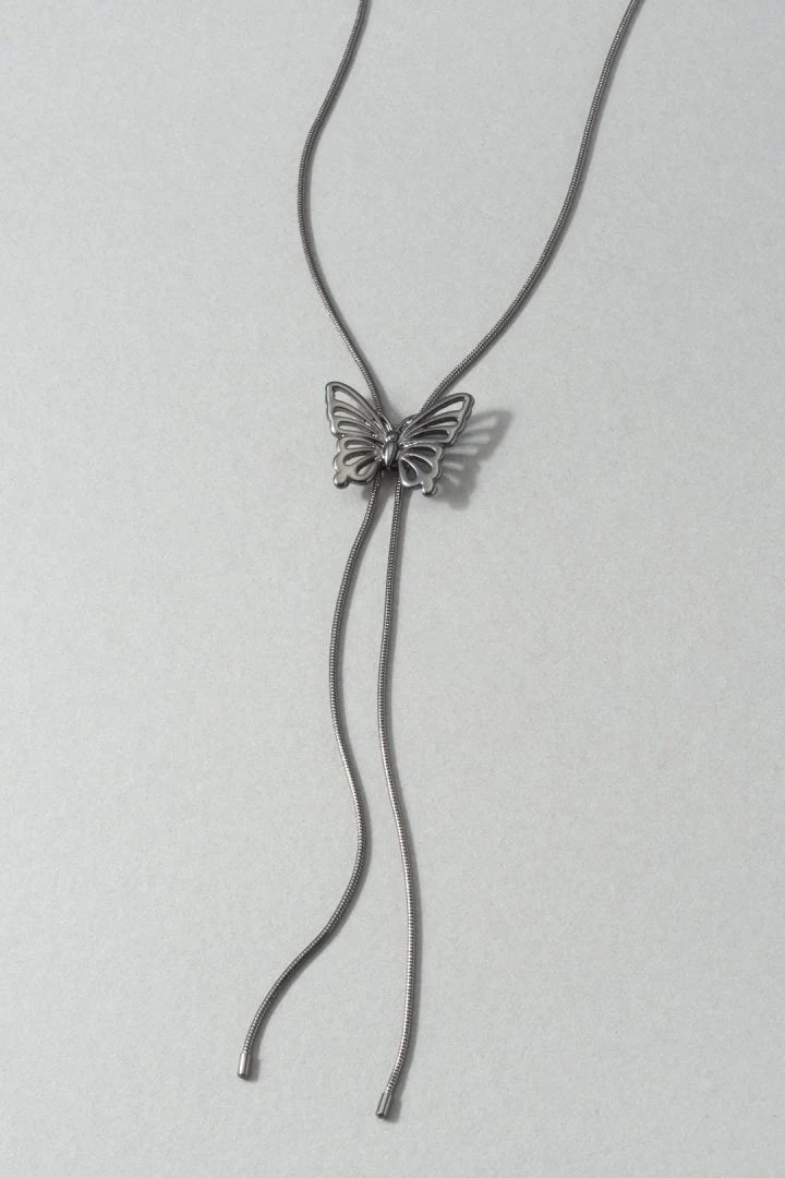 GOLDY butterfly motif necklace
