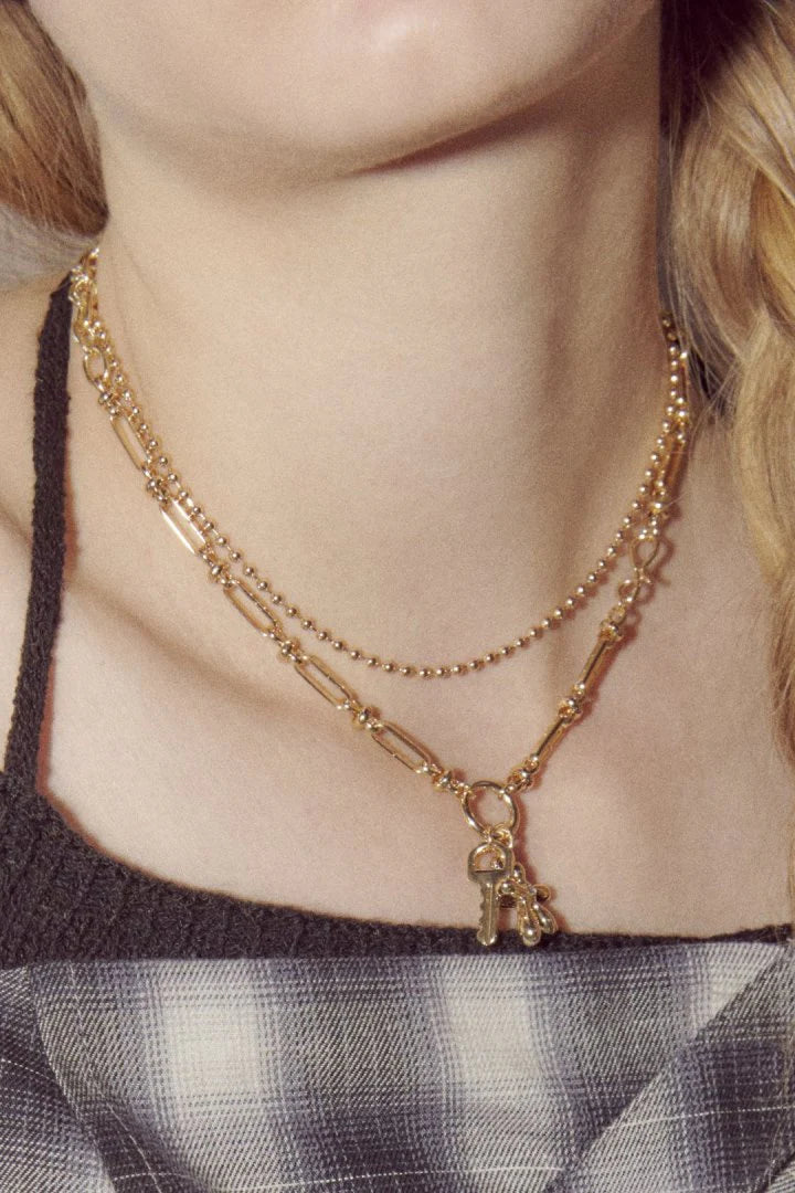 GOLDY Color Flower Charm Necklace