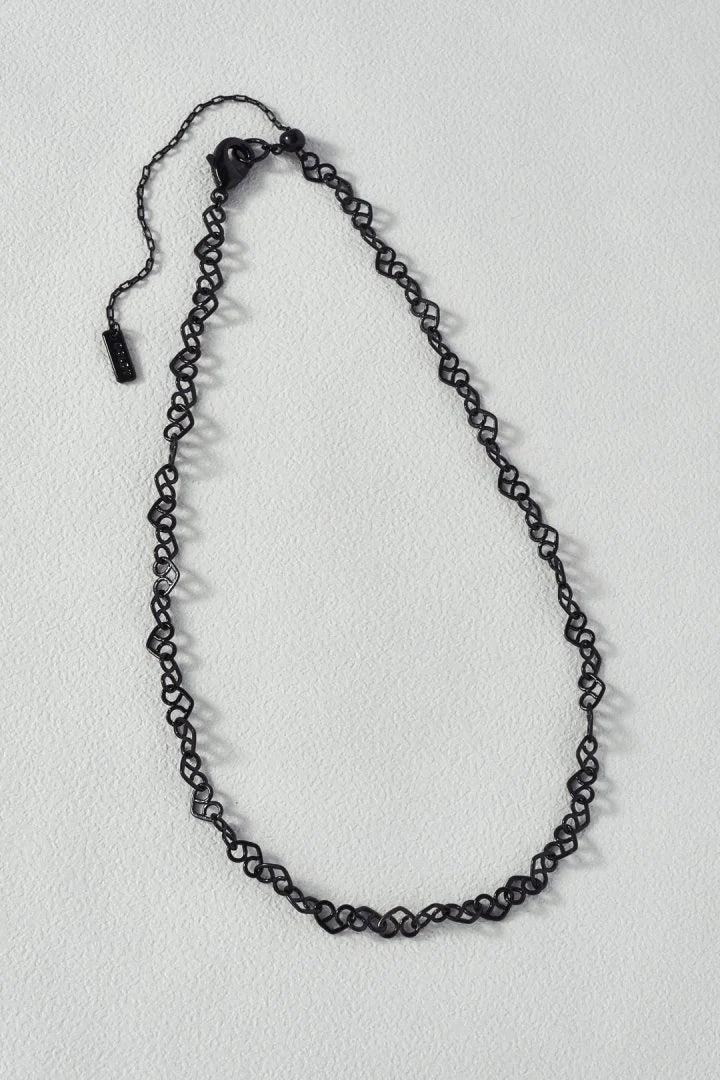 GOLDY heart line choker