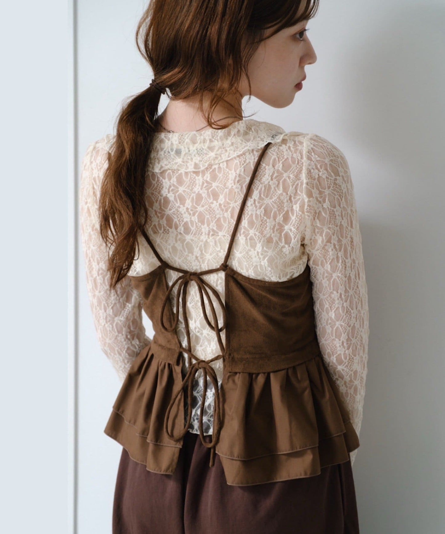 Kastane 絨面荷葉邊緊身胸衣