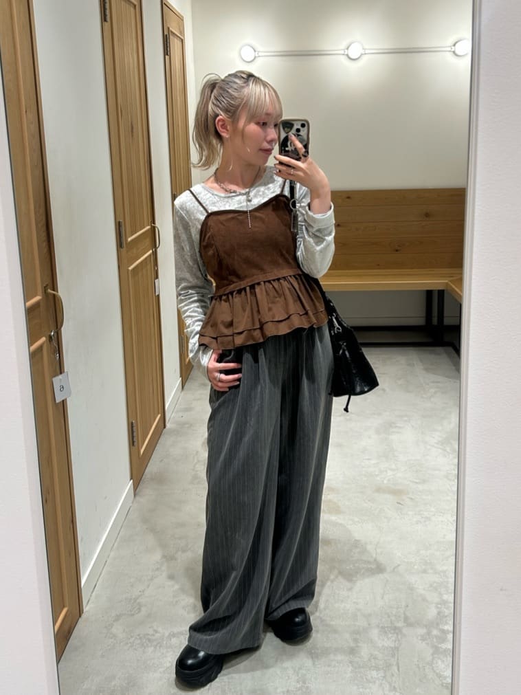 Kastane 鉚釘天鵝絨TOP