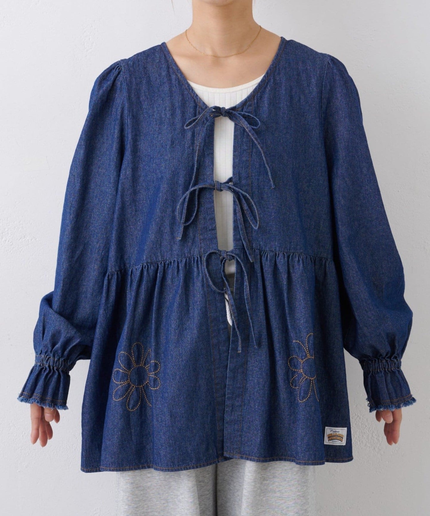 HELLO.SANFRANCISCO 花花刺繡牛仔Blouse