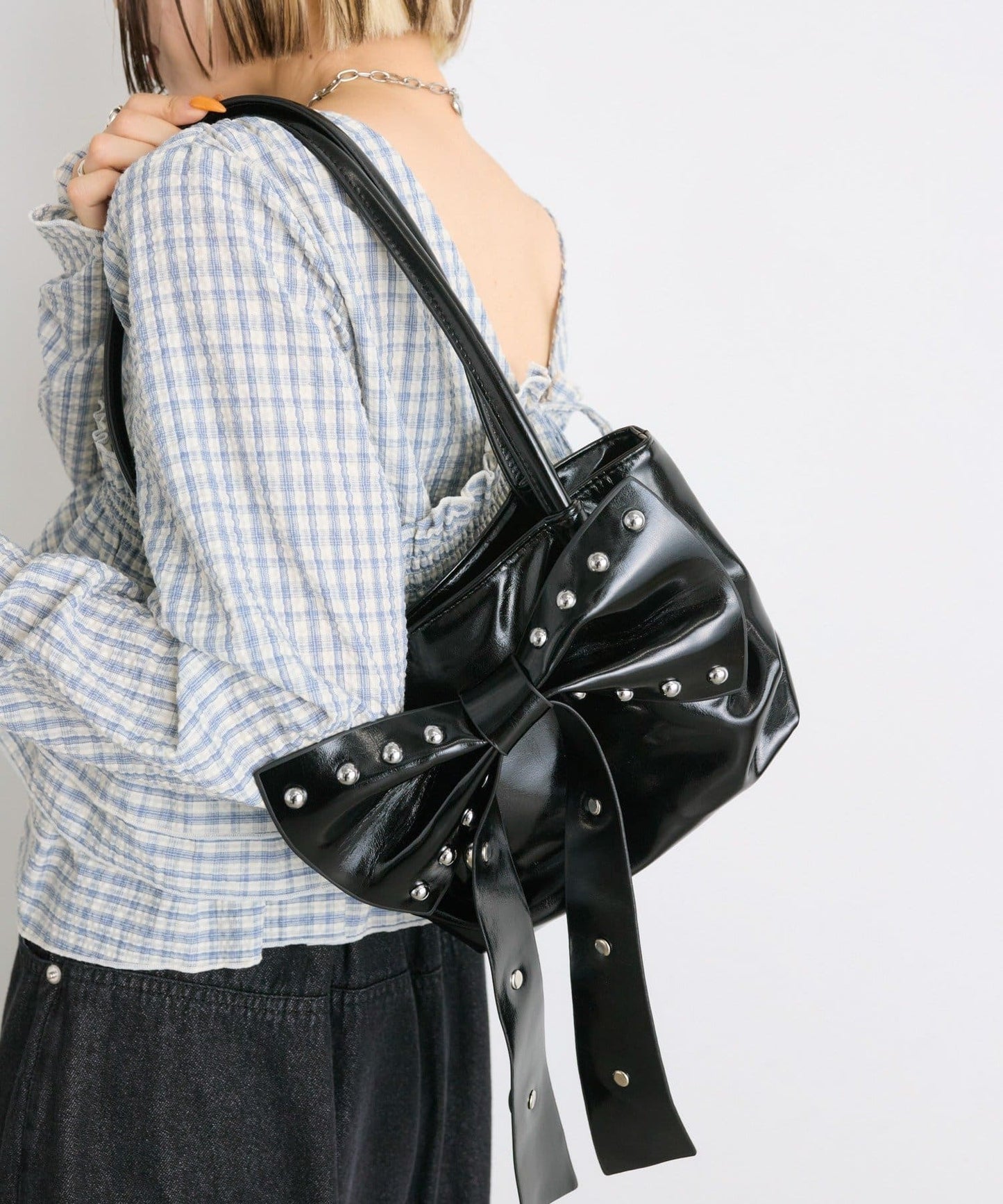 w closet Ribbon Shoulder Bag