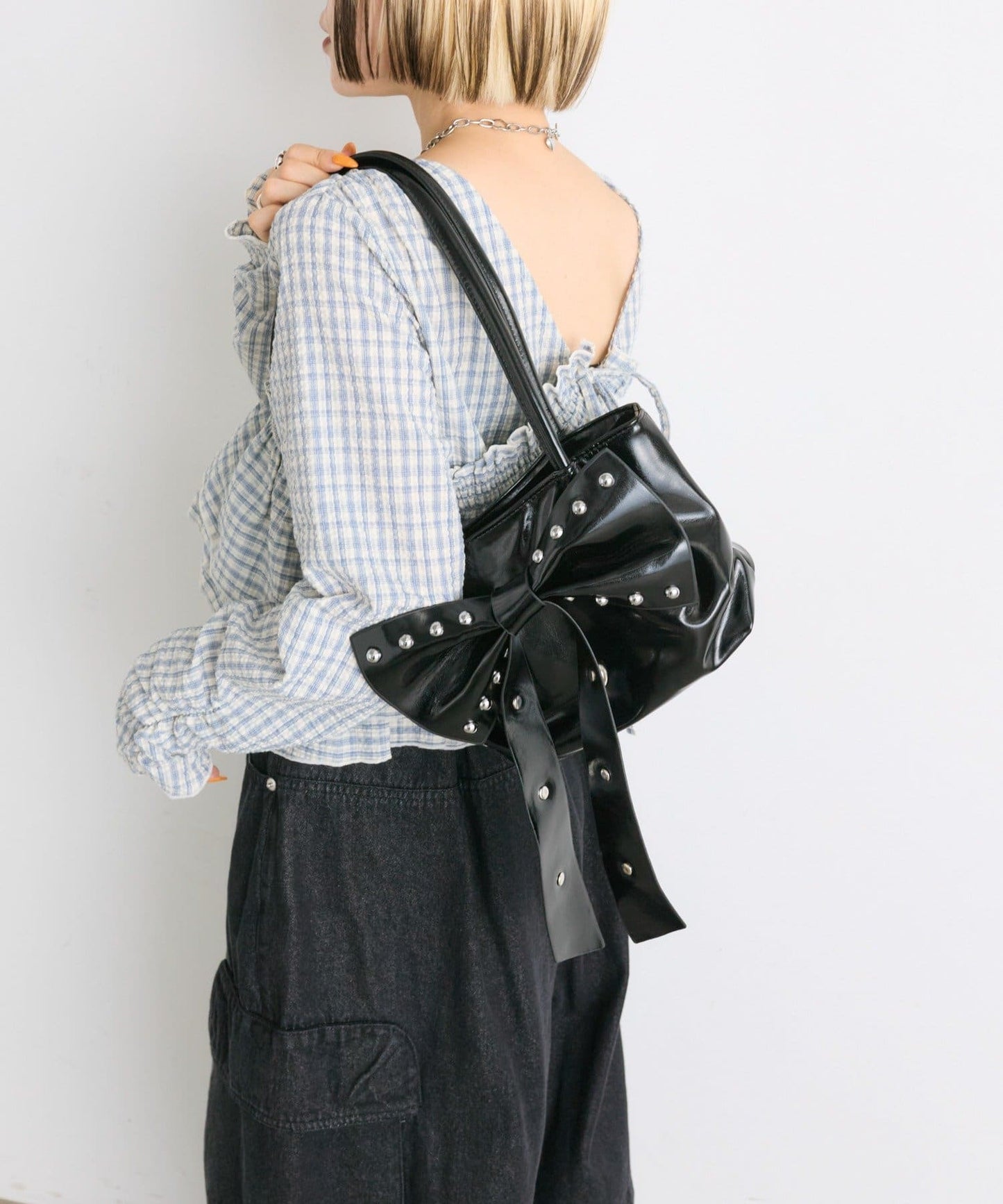 w closet Ribbon Shoulder Bag