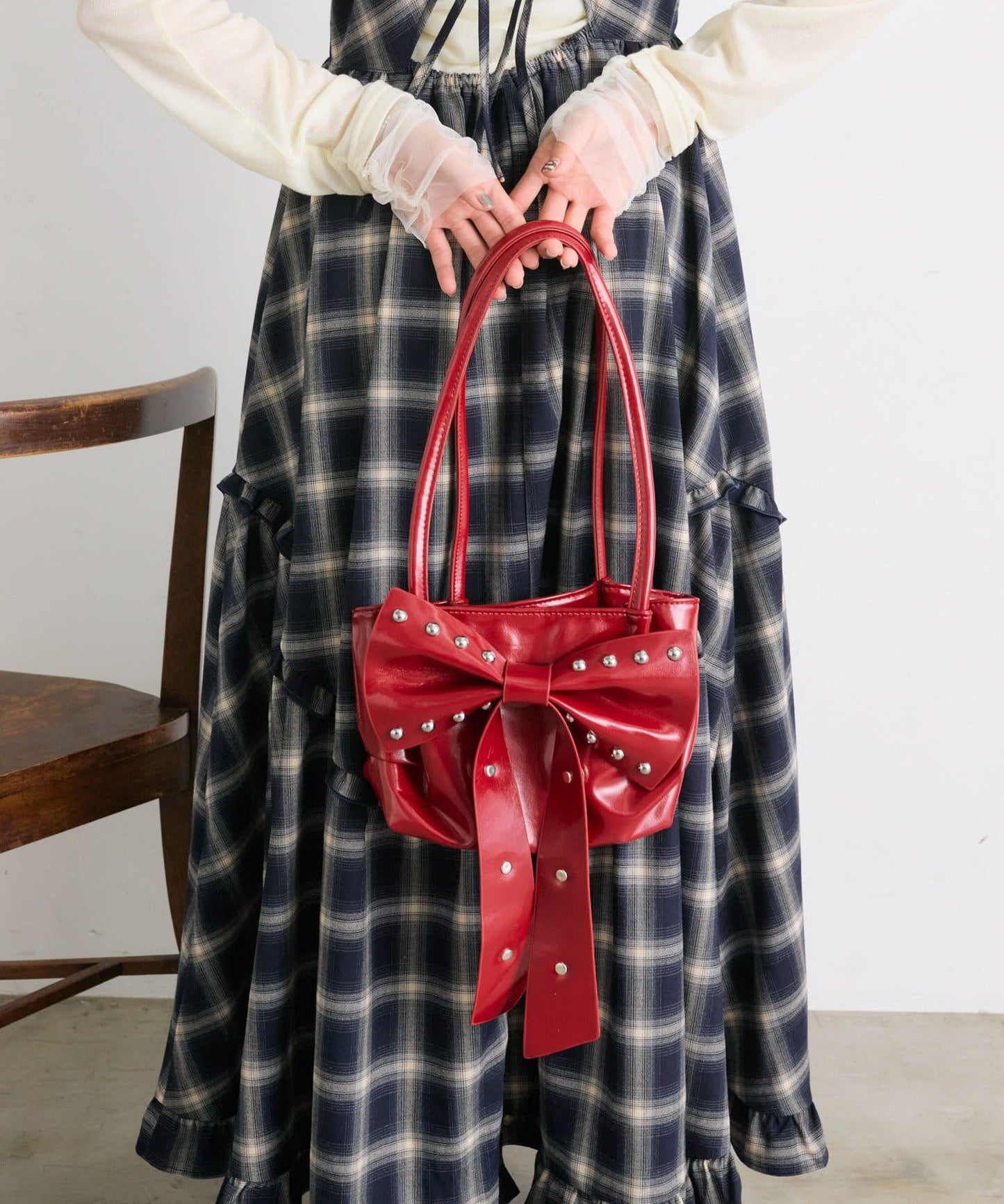 w closet Ribbon Shoulder Bag