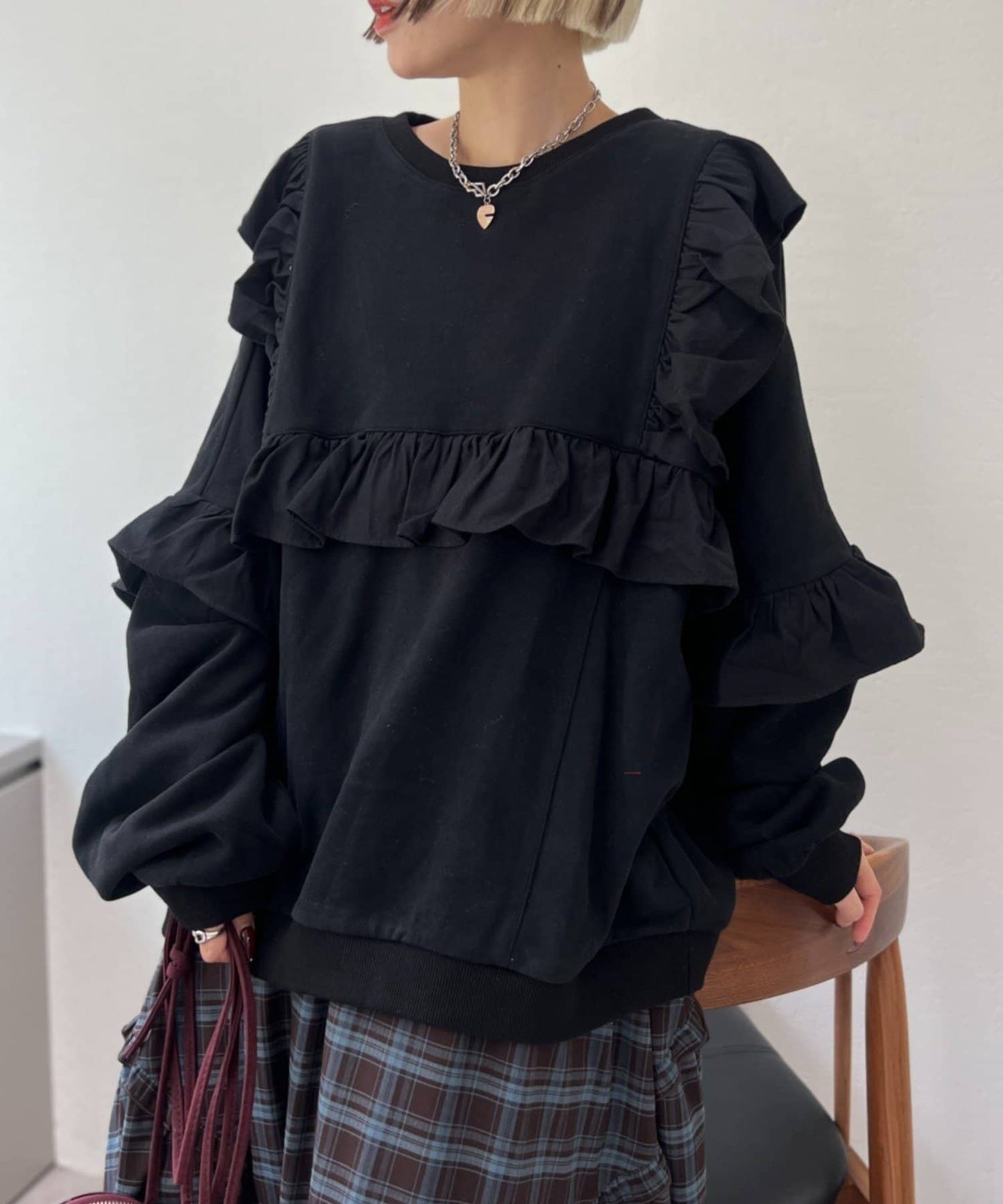w closet Frill BIG sweatshirt