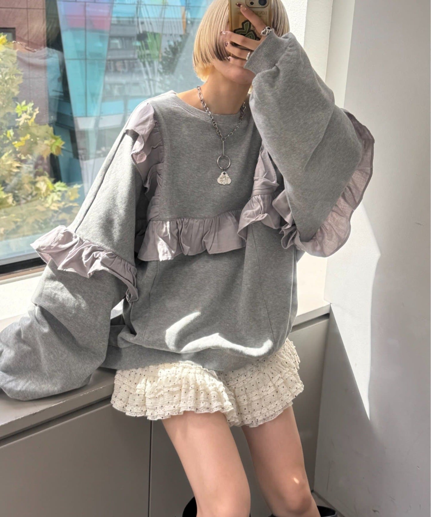 w closet Frill BIG sweatshirt