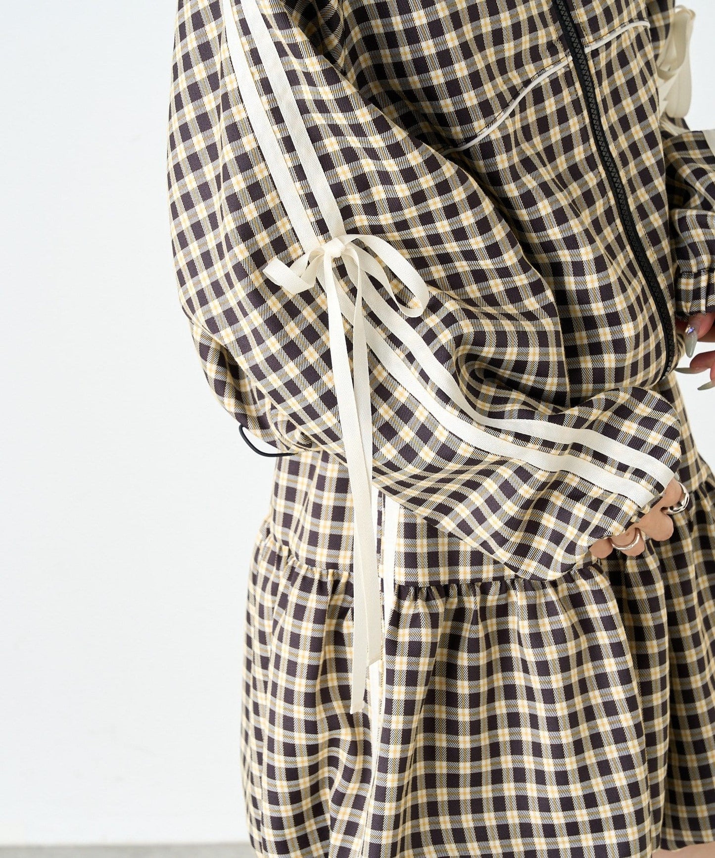 w closet Check line blouson