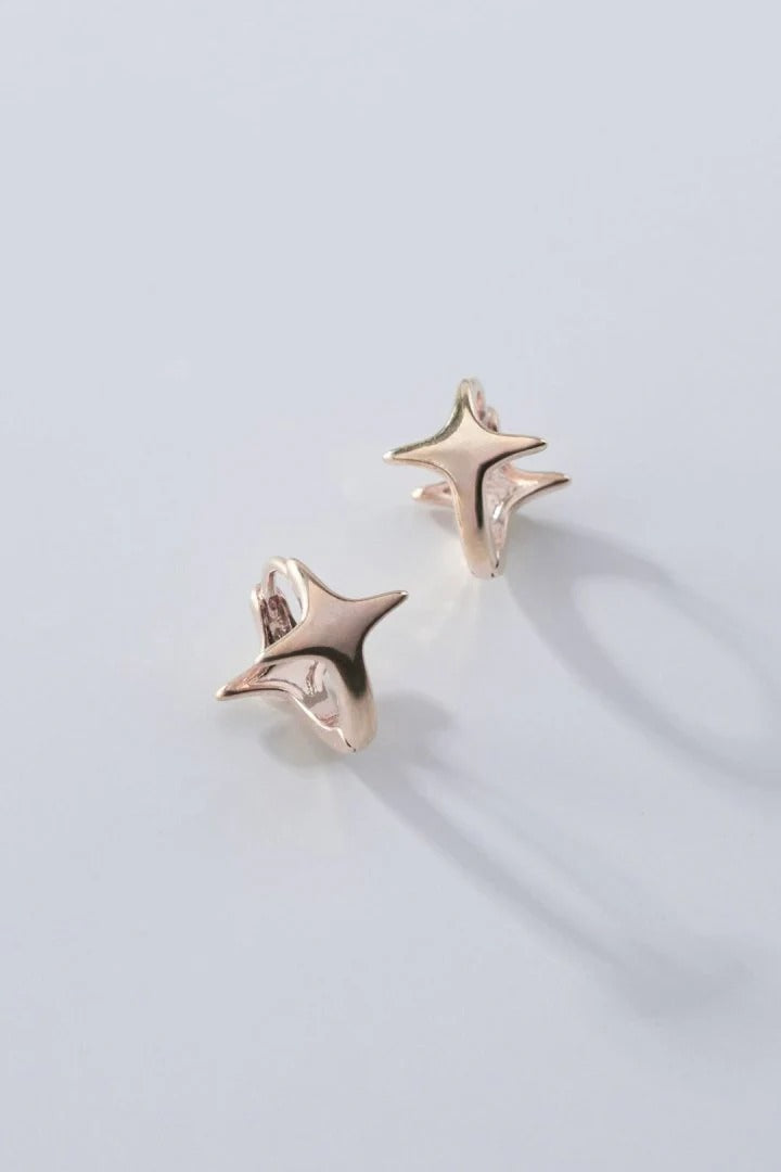 GOLDY Twinkle Hoop One-Touch Earrings