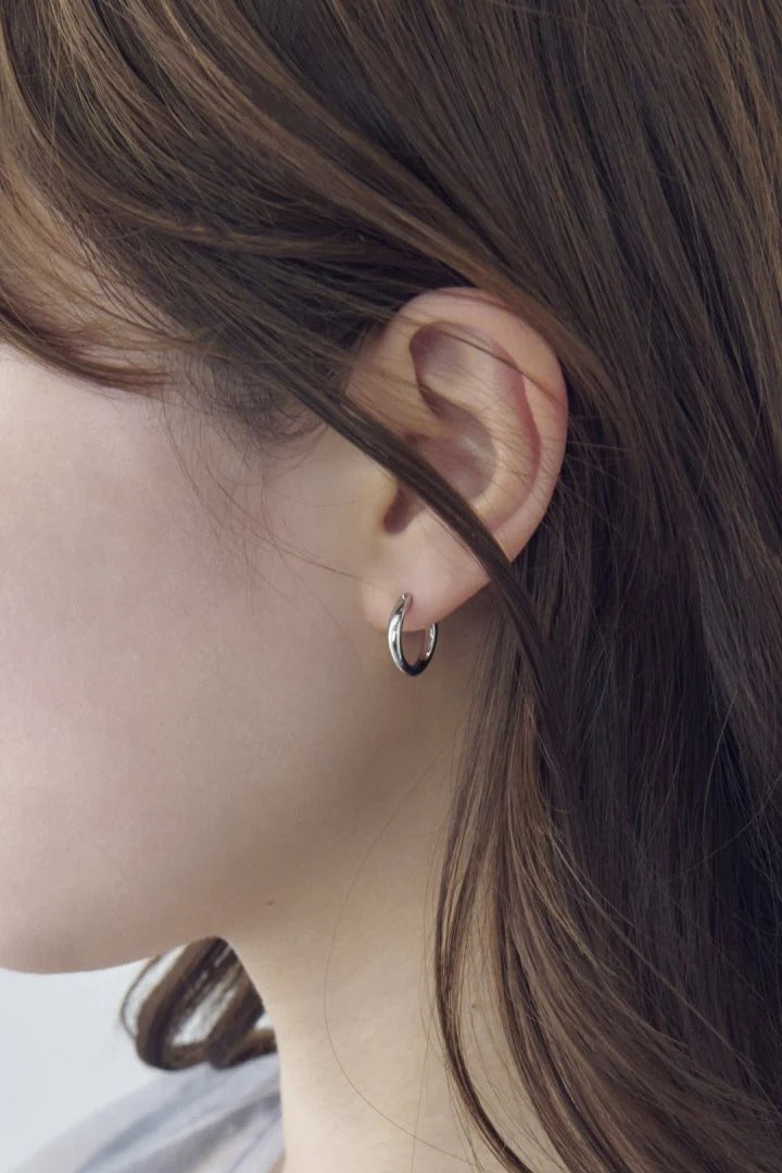 GOLDY Simple Heart Earrings