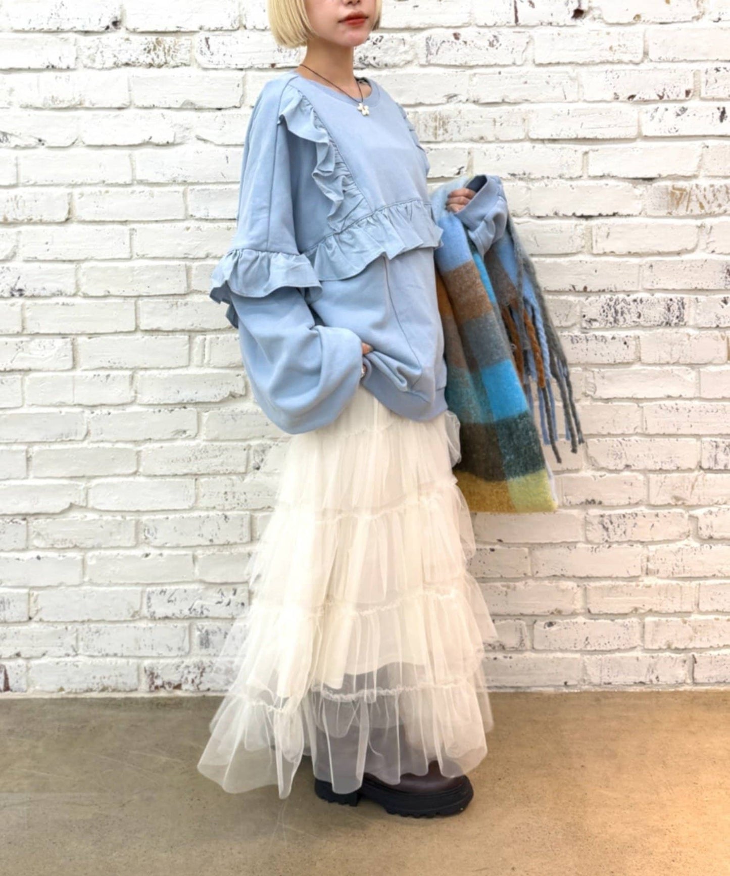 w closet Frill BIG sweatshirt