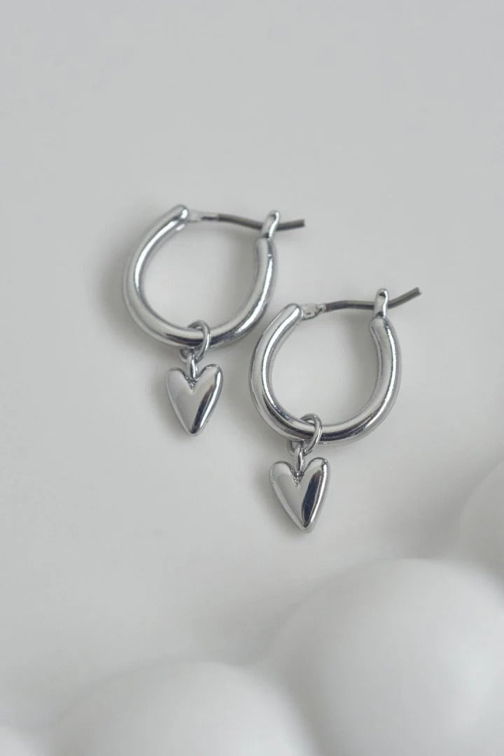 GOLDY Simple Heart Earrings
