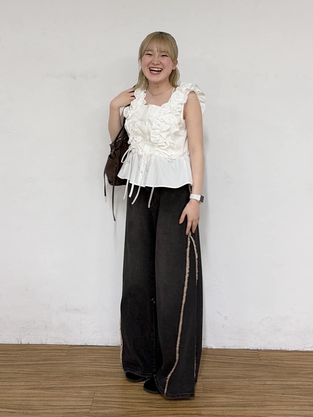 w closet Frilly sleeveless blouse - Image 83