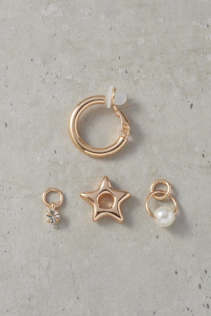 GOLDY Star Charm Earrings