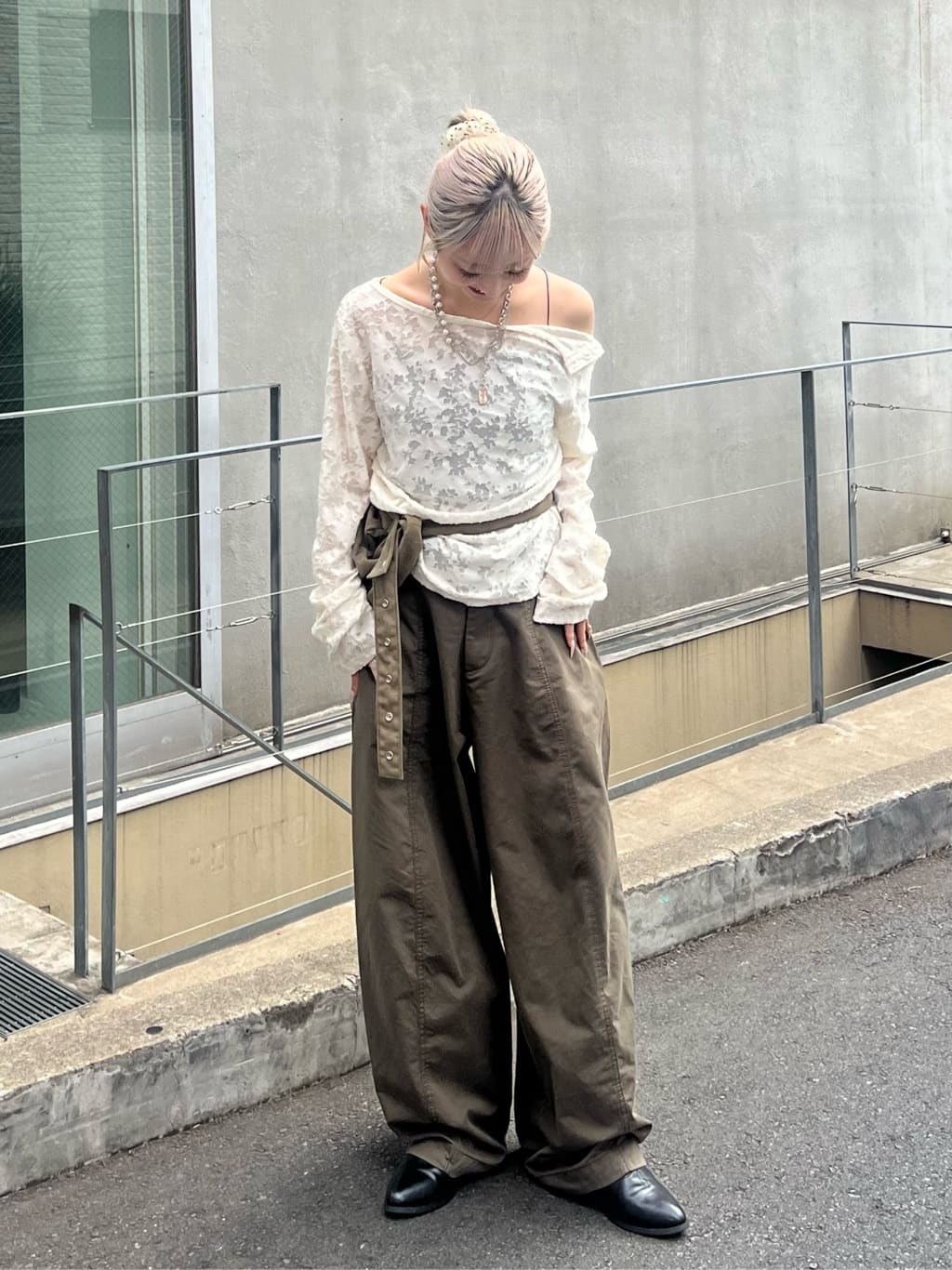 [Lace / 純色] Kastane 露肩紐扣Top - Image 40