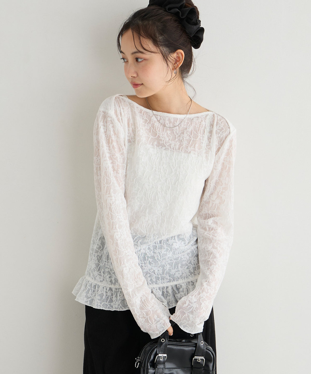 forksy. flower lace 船領木耳邊Top - Image 1