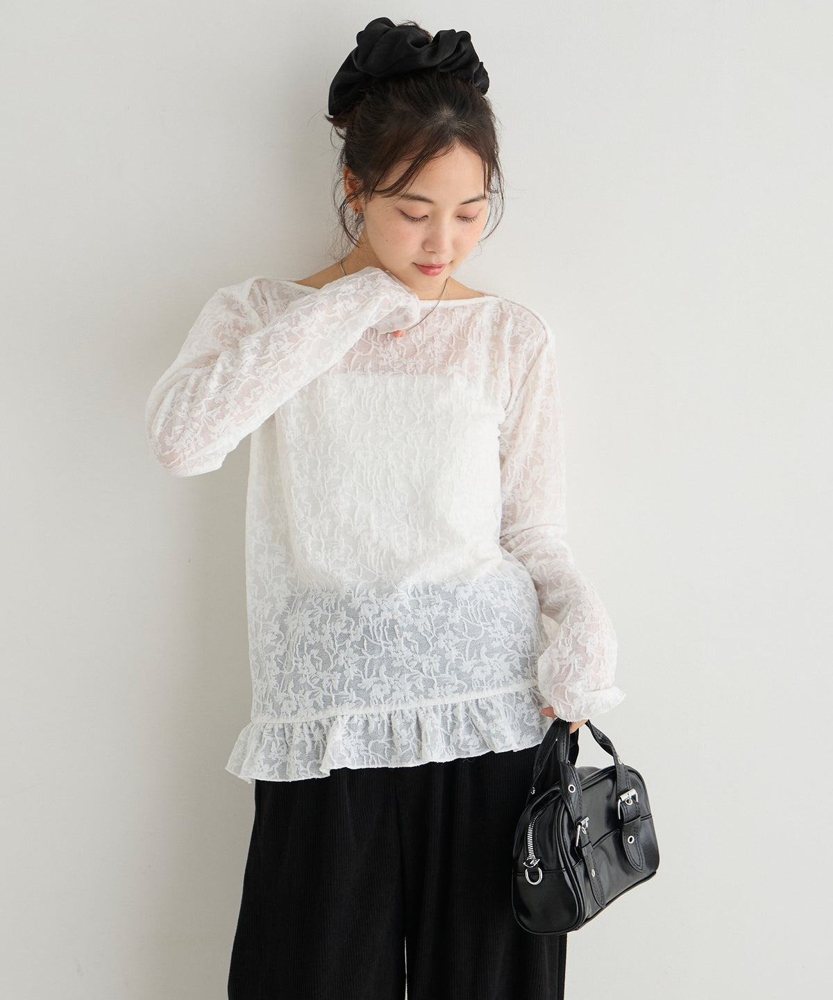 forksy. flower lace 船領木耳邊Top - Image 10