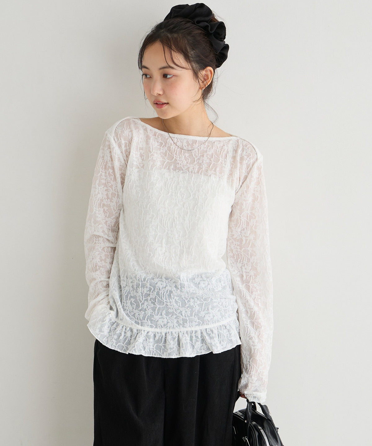 forksy. flower lace 船領木耳邊Top - Image 13