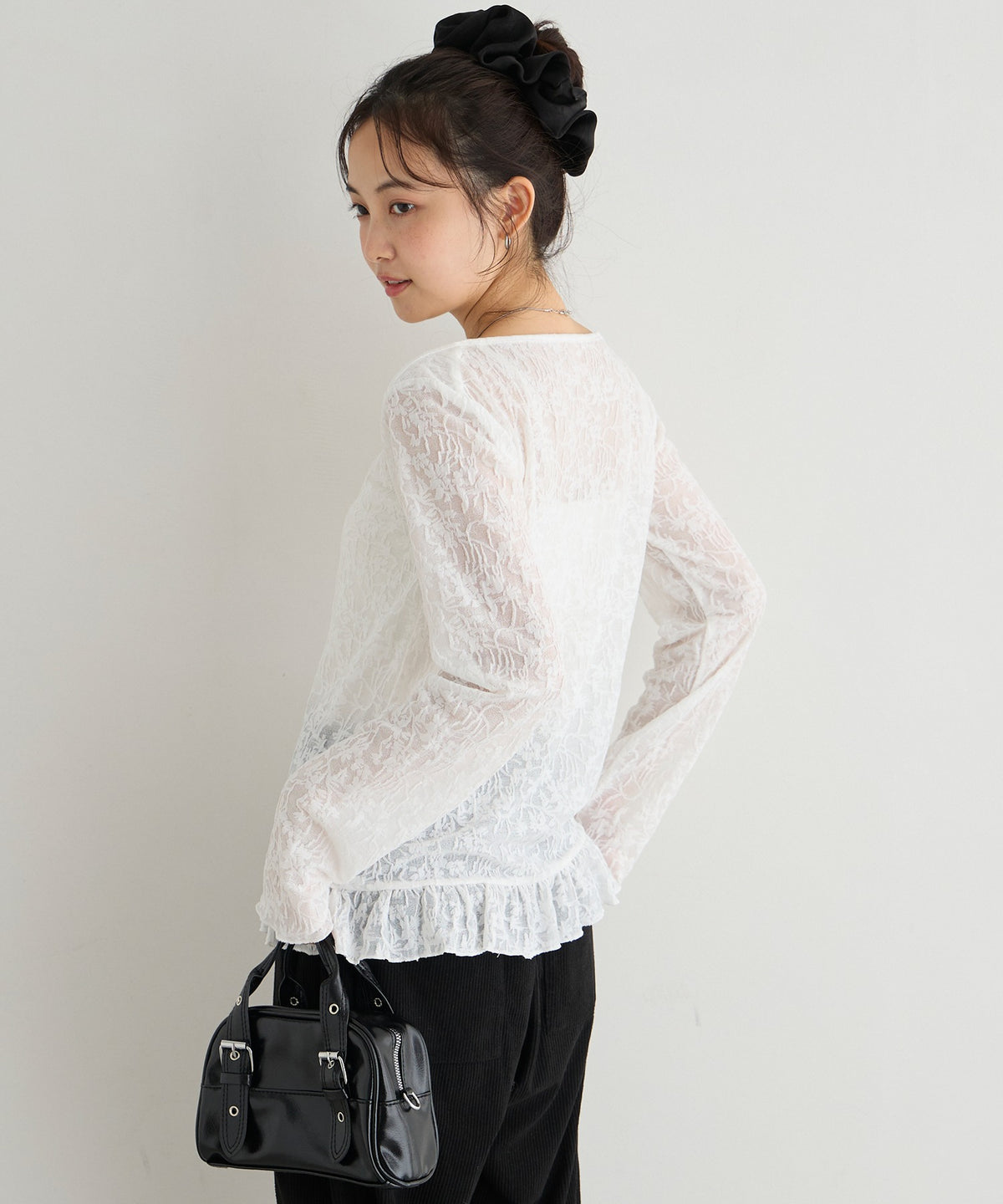 forksy. flower lace 船領木耳邊Top - Image 14