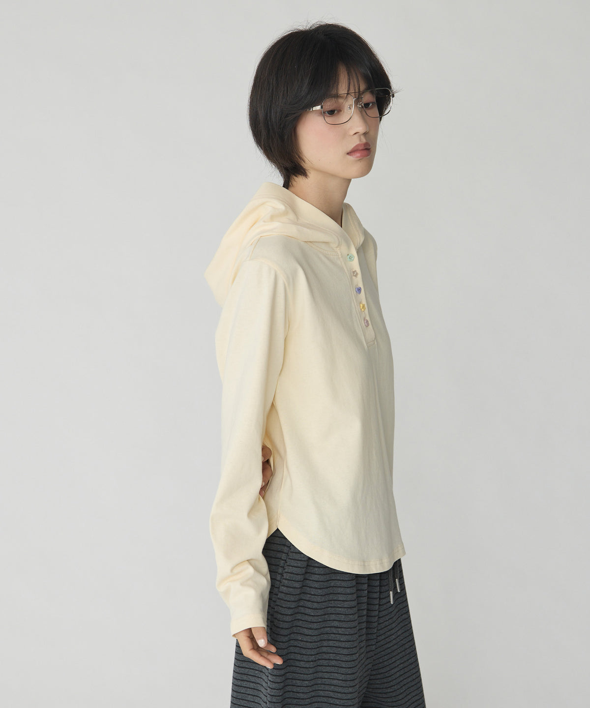 unblend 彩色紐 Henley Neck Hoodie Top - Image 27