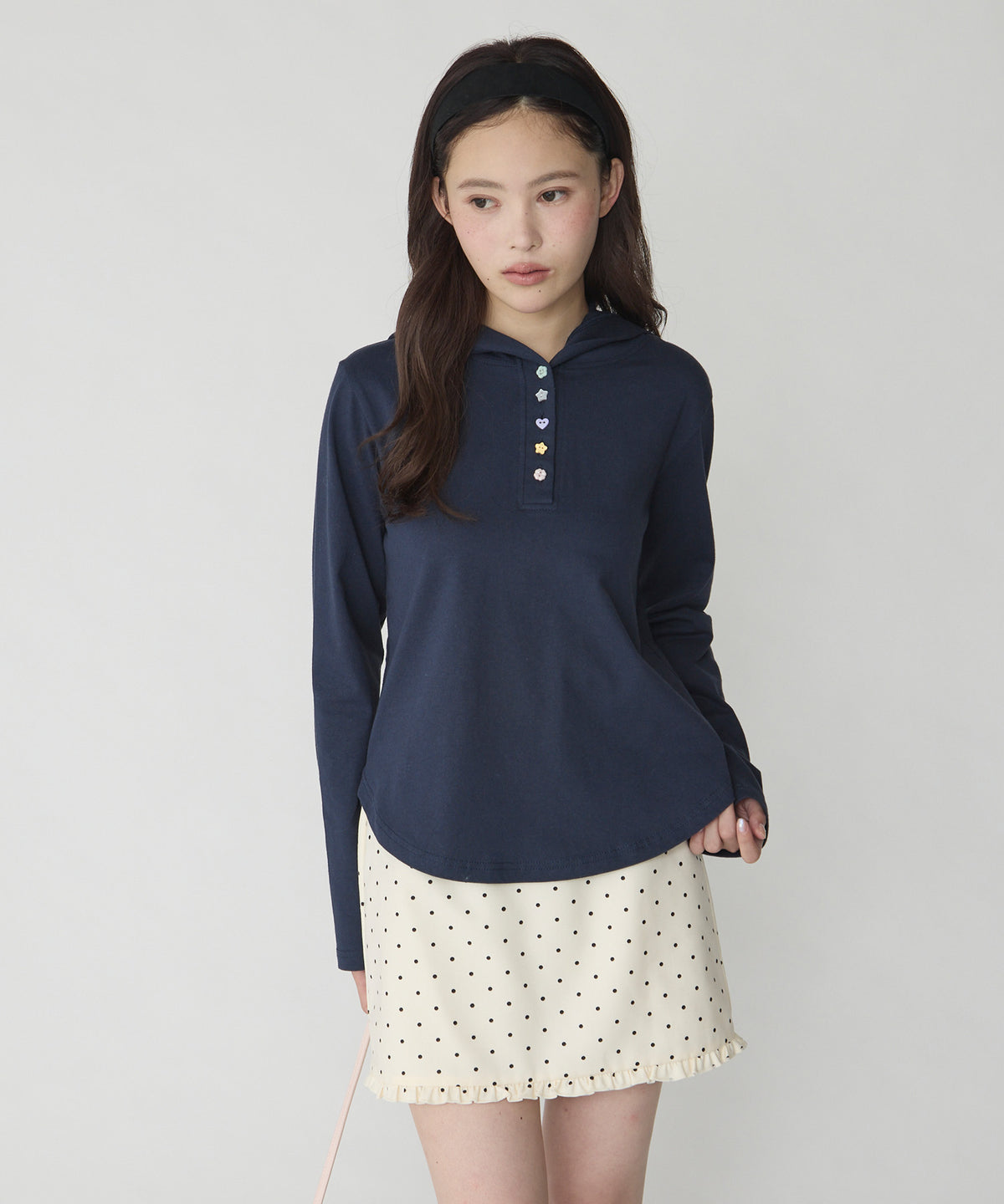 unblend 彩色紐 Henley Neck Hoodie Top - Image 18