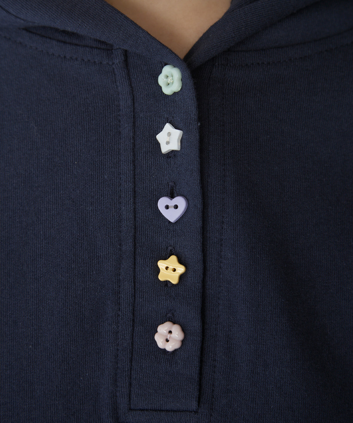unblend 彩色紐 Henley Neck Hoodie Top - Image 50