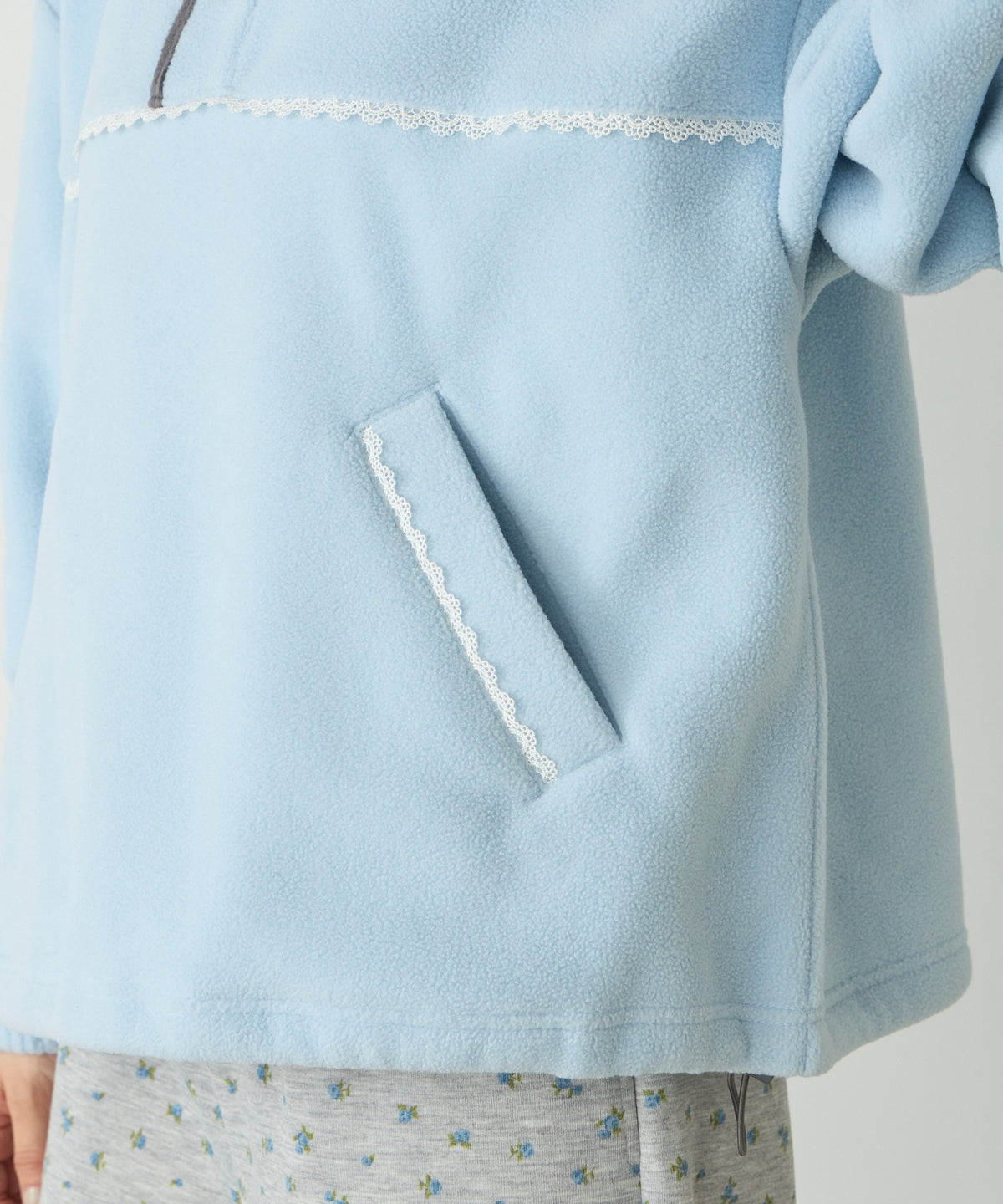forksy. lace fleece pullover - Image 40