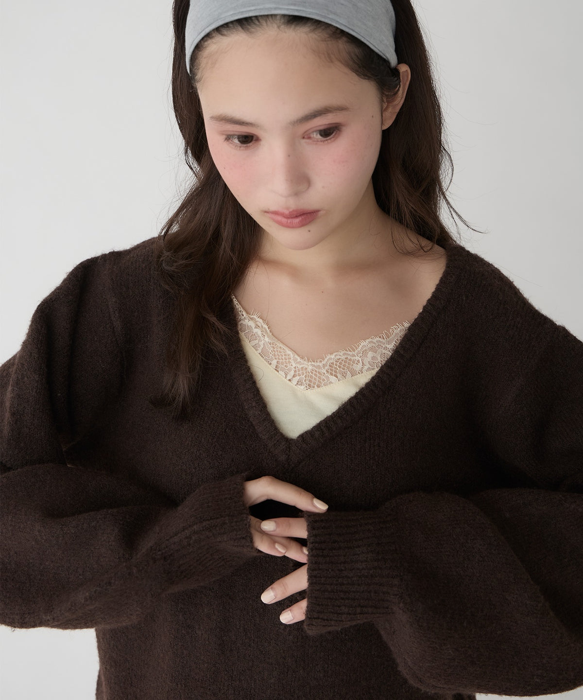 unblend Faux-layered lace V-neck knit - Image 20