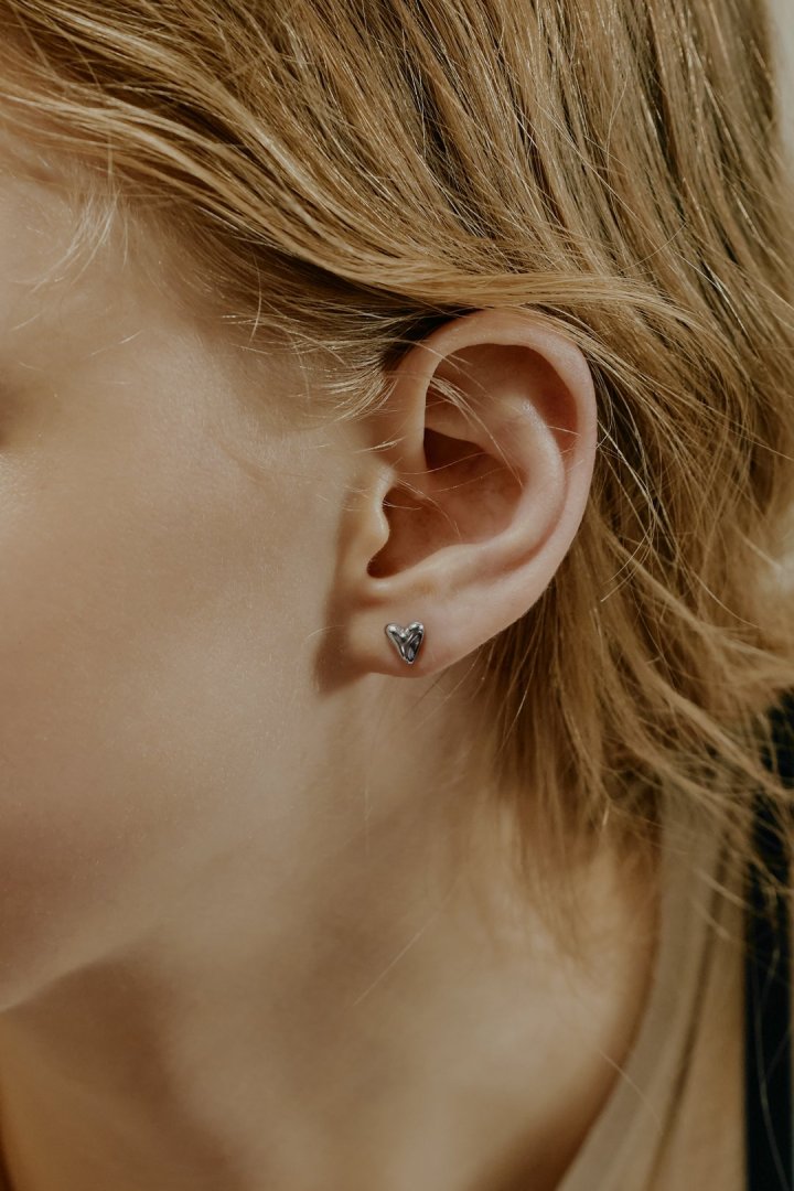 GOLDY petite heart earrings