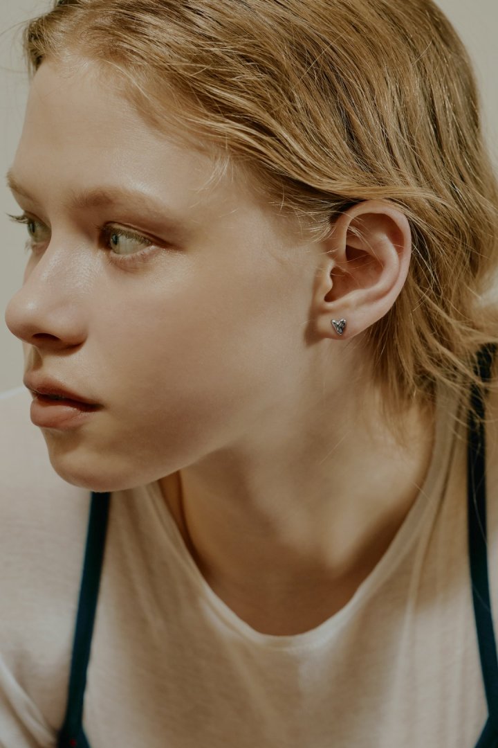 GOLDY petite heart earrings