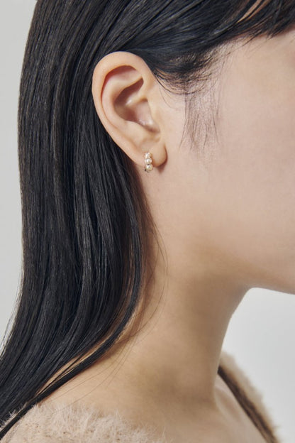 GOLDY petite pearl hoop earrings