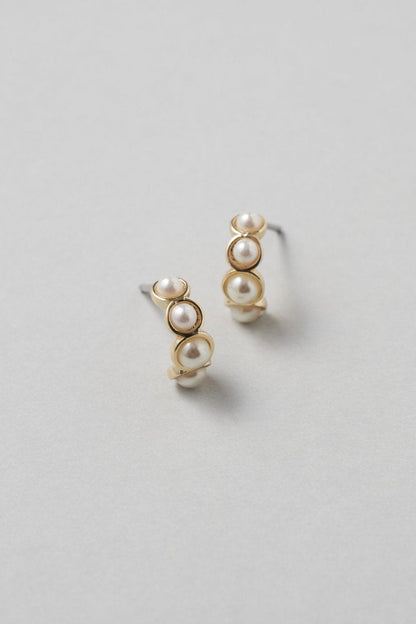 GOLDY petite pearl hoop earrings