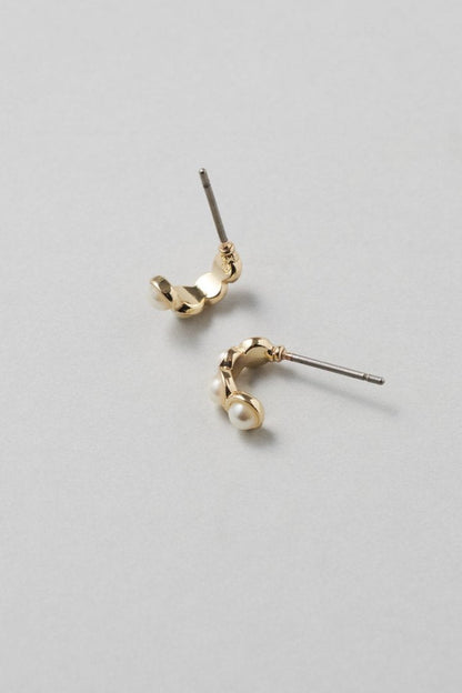 GOLDY petite pearl hoop earrings