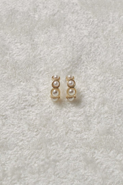GOLDY petite pearl hoop earrings