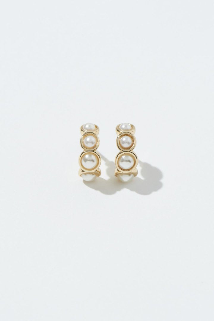 GOLDY petite pearl hoop earrings